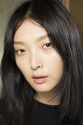 24441476_Stella_McCartney_sung_hee2.jpg