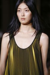 24441490_Stella_McCartney_sung_hee4.jpg