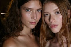 24451768_StellaMcCartneyjulia_haf4.jpg