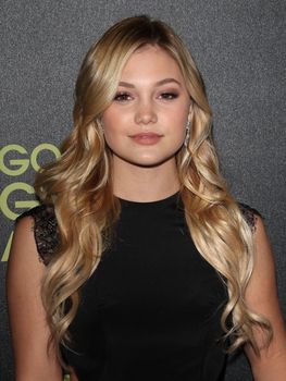 24530176_Olivia_Holt_05.jpg