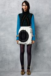 24722669_j-w-anderson-pre-fall-2016-look