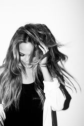 24820719_Chrissy_Teigen-43.jpg