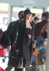 24821339_Chrissy-Teigen.jpg