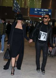24821342_Chrissy-Teigen3.jpg