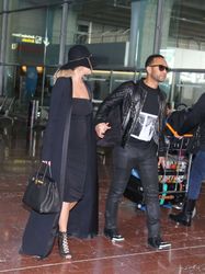 24821345_Chrissy-Teigen6.jpg