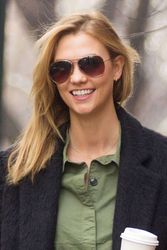 25112094_Karlie-Kloss-in-Green-Dress--11