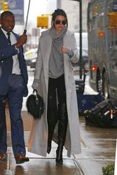 25324283_Kendall-Jenner-out-in-Manhattan