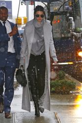 25324289_Kendall-Jenner-out-in-Manhattan