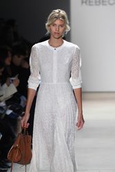 25414712_RebeccaMinkoffRunwayFall2016New