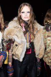25752470_Dsquared2Fall2016BackstageC0zY-