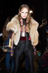 25752484_Dsquared2Fall2016BackstageOOWk2