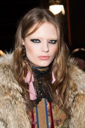 25752487_Dsquared2Fall2016Backstagevdrgl
