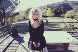 26551227_download_88.jpeg
