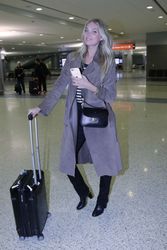 26649806_Elsa-Hosk-Arrives-in-Sin-City--