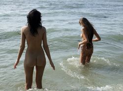 Angelica & Anna S & Paulina - Life Is A Beach-e4wxba53zo.jpg