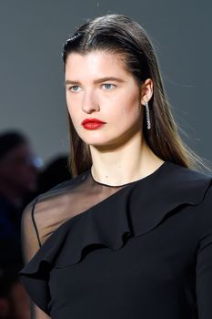 26895027_cushnie-et-ochs-clp-rf16-1260.j
