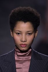 26905806_nina-ricci-clpa-rf16-4977.jpg