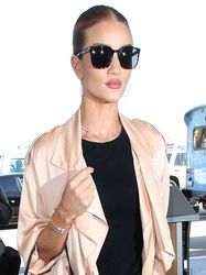 27151904_Rosie-Huntington-Whiteley-at-LA