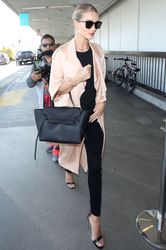 27151907_Rosie-Huntington-Whiteley-at-LA