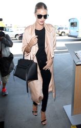 27151911_Rosie-Huntington-Whiteley-at-LA