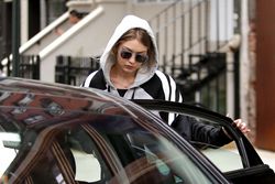 27308260_Gigi-Hadid-in-Tights-Leaves-her