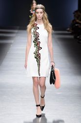 27380905_versace-rf16-1923.jpg