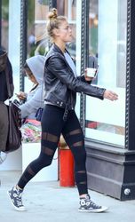 27409061_Nina-Agdal-in-Black-Tights--09.