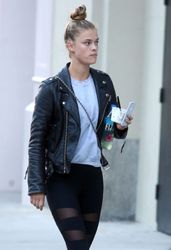 27409064_Nina-Agdal-in-Black-Tights--12.