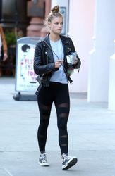 27409069_Nina-Agdal-in-Black-Tights--17.