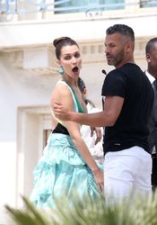 27424228_Bella-Hadid--Photoshoot-at-Mart