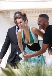 27424238_Bella-Hadid--Photoshoot-at-Mart