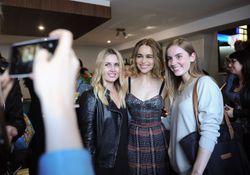 27485150_Emilia-Clarke--Me-Before-You-Sc