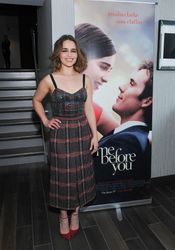 27485168_Emilia-Clarke--Me-Before-You-Sc
