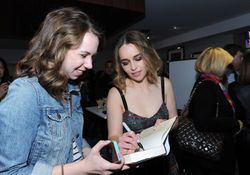27485182_Emilia-Clarke--Me-Before-You-Sc