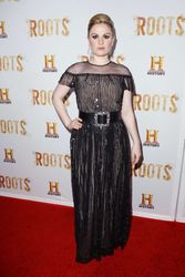 27583326_Anna-Paquin-Roots-TV-series-Pre