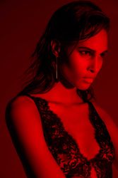 27667572_160314_Cindy_Bruna_HB_KZ_0875.j