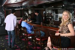 Julia Ann - Photoset 17 x5dc649wue