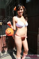 Busty Rebecca - Halloween j5c8g1funi