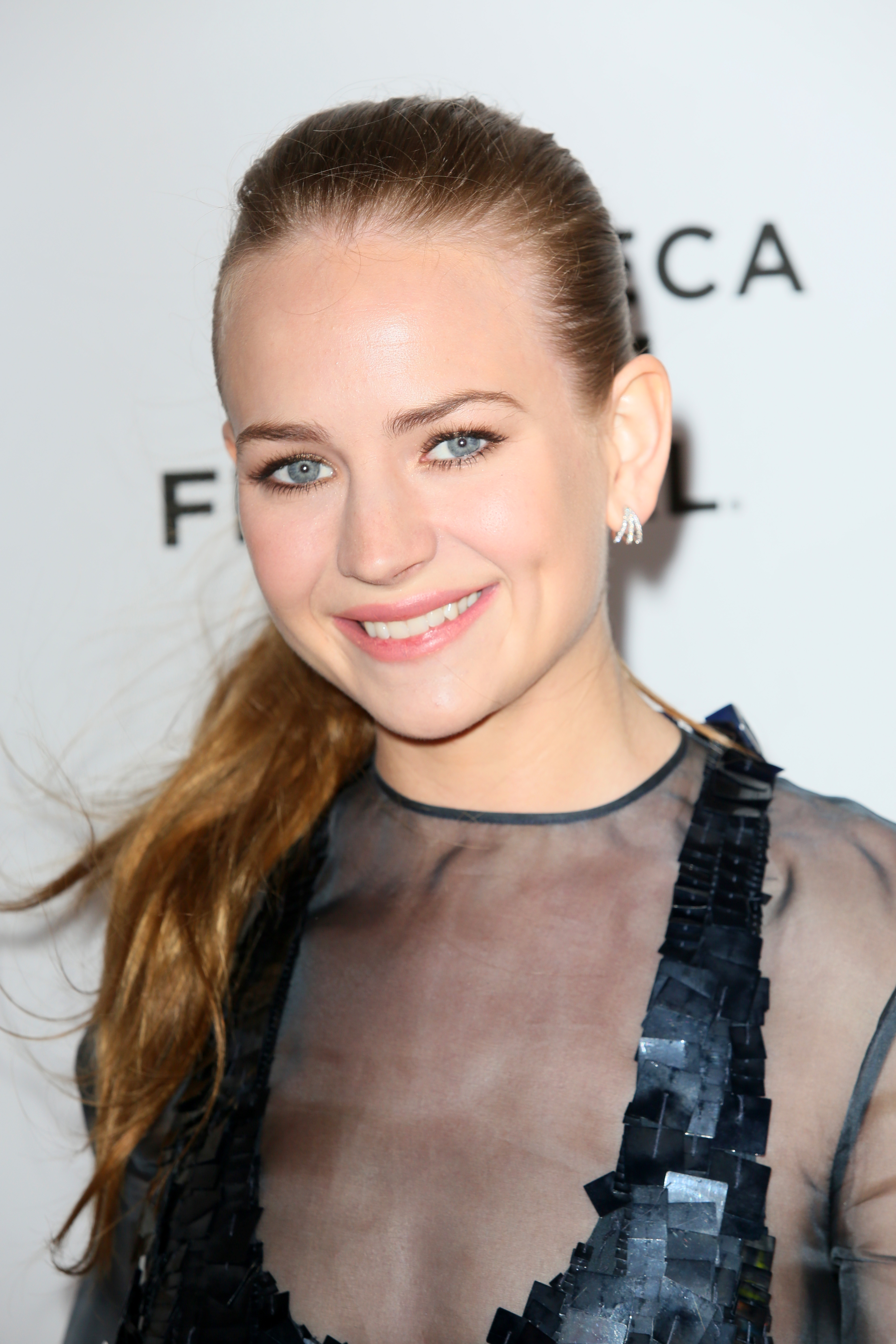 Britt Robertson Fakes