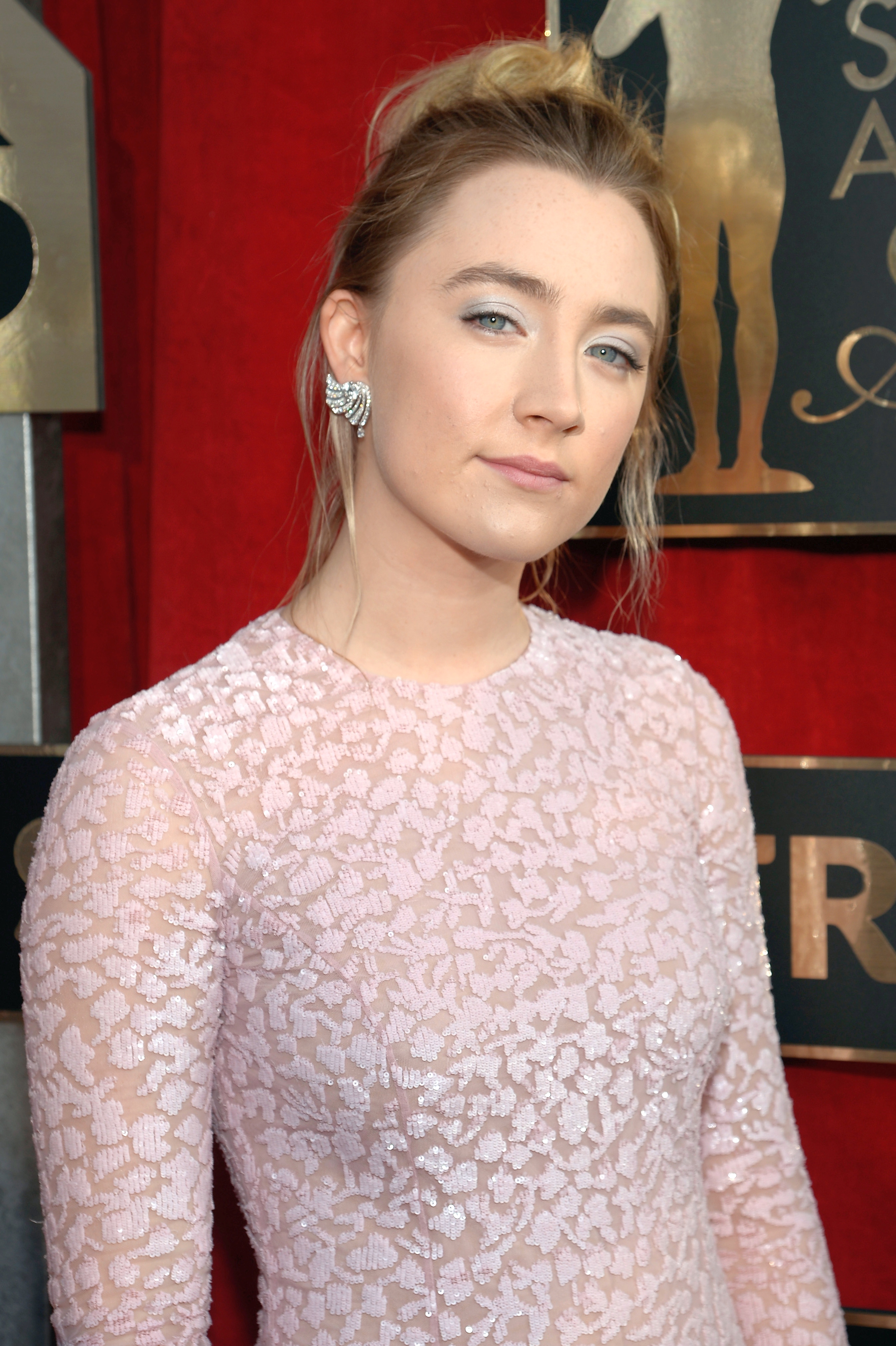 Saoirse Ronan Fakes